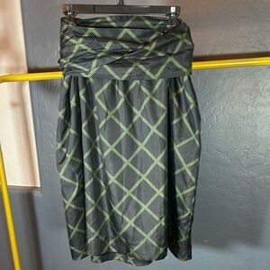 Elizabeth McKay Black and Green Midi Bubble‎ Skirt with Ruched Style for Work